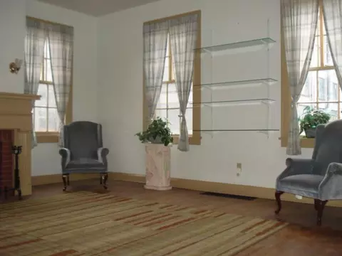 327 S Center St, Springfield, OH 45506 photo 6