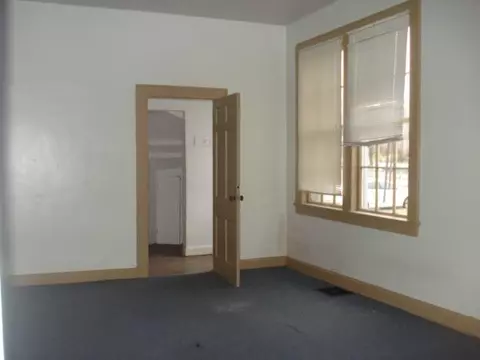 327 S Center St, Springfield, OH 45506 photo 12