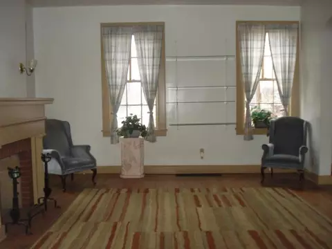 327 S Center St, Springfield, OH 45506 photo 5