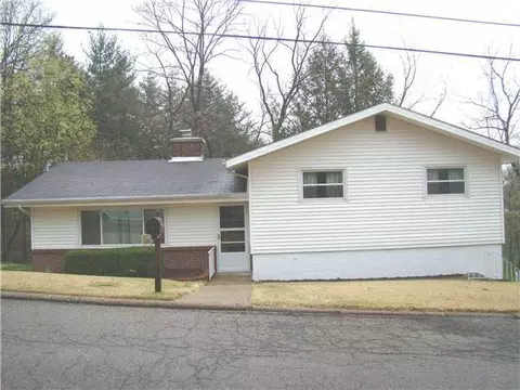 688 Walnut Dr, Logan, OH 43138 photo 1