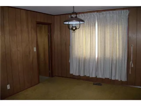 684 E Mound St, Circleville, OH 43113 photo 4