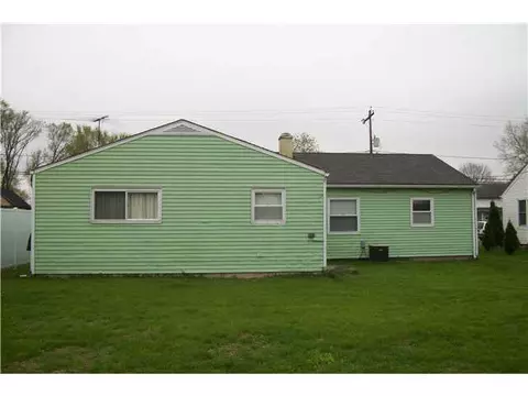 684 E Mound St, Circleville, OH 43113 photo 2