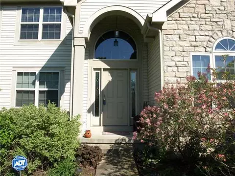 320 Hillcrest Dr, Circleville, OH 43113 photo 3