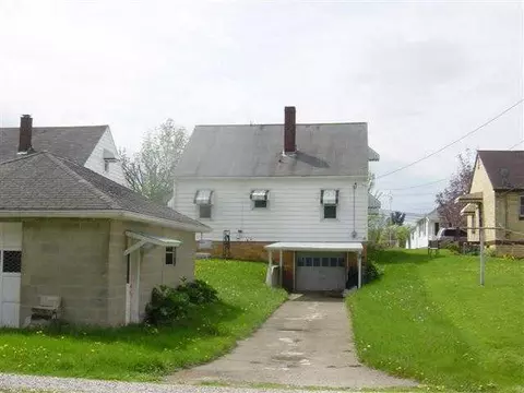 1286 3rd St, Logan, OH 43138 photo 2