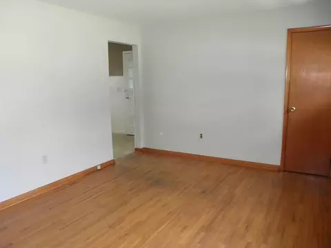 727 E Mound St, Circleville, OH 43113 photo 4