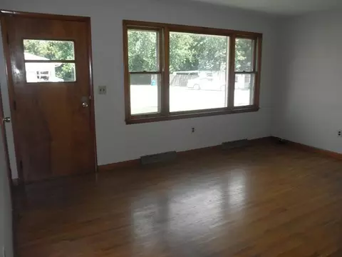 727 E Mound St, Circleville, OH 43113 photo 5