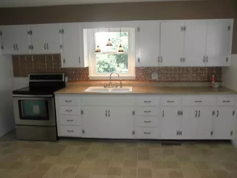 727 E Mound St, Circleville, OH 43113 photo 6