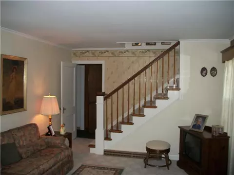 701 N Pickaway St, Circleville, OH 43113 photo 3