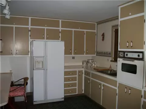 701 N Pickaway St, Circleville, OH 43113 photo 5