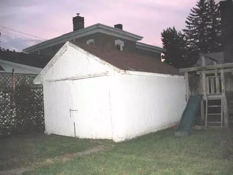 325 E Hunter St, Logan, OH 43138 photo 3
