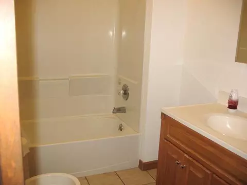 325 E Hunter St, Logan, OH 43138 photo 6