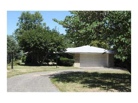 3166 E Broad St, Columbus, OH 43209 photo 1