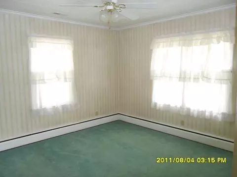372 E Main St, Circleville, OH 43113 photo 6
