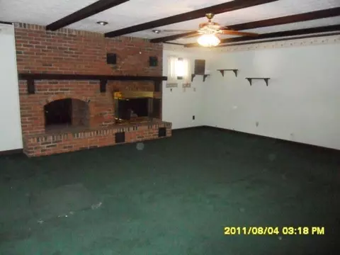 372 E Main St, Circleville, OH 43113 photo 3