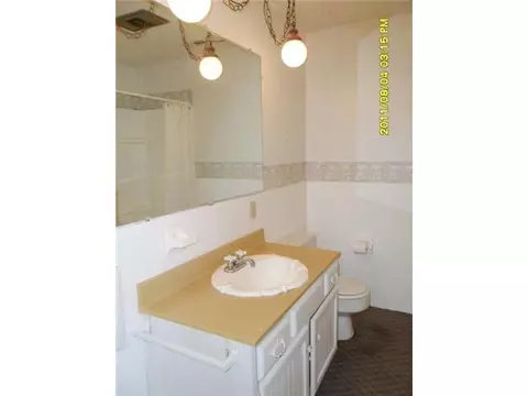 372 E Main St, Circleville, OH 43113 photo 8