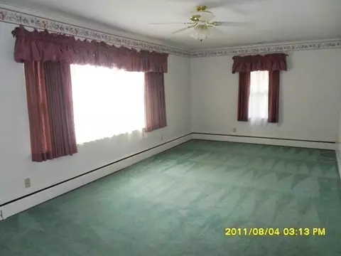 372 E Main St, Circleville, OH 43113 photo 2
