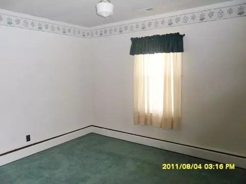 372 E Main St, Circleville, OH 43113 photo 7