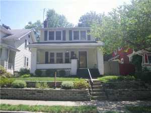 209 E Pacemont Rd, Columbus, OH 43202 photo 1