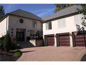 16 Lyonsgate Rd, Bexley, OH 43209 photo 1
