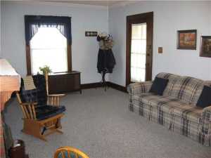 508 E Main St, Hebron, OH 43025 photo 4
