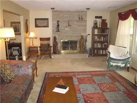1484 Devonhurst Dr, Columbus, OH 43232 photo 7