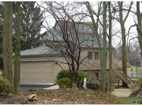314 Lakeside Dr, Westerville, OH 43081 photo 1