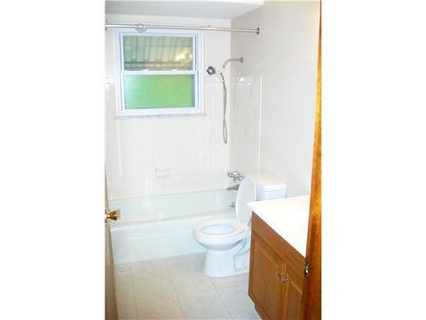 67 Maple Dr, Columbus, OH 43228 photo 7