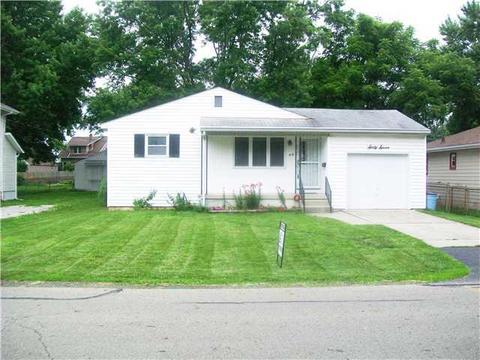 67 Maple Dr, Columbus, OH 43228 photo 1
