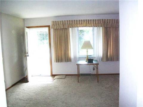 67 Maple Dr, Columbus, OH 43228 photo 5