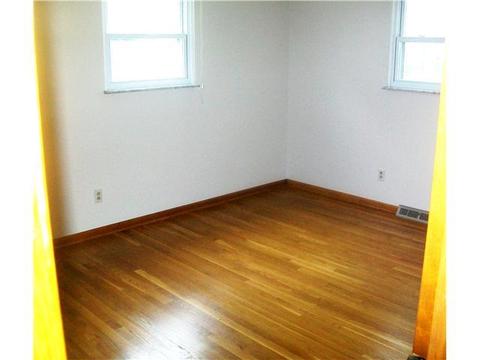 67 Maple Dr, Columbus, OH 43228 photo 3