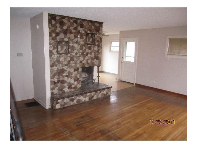 304 Pineview Dr, Whitehall, OH 43213 photo 2