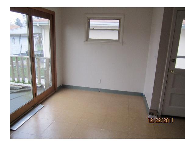 304 Pineview Dr, Whitehall, OH 43213 photo 5