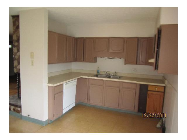304 Pineview Dr, Whitehall, OH 43213 photo 4