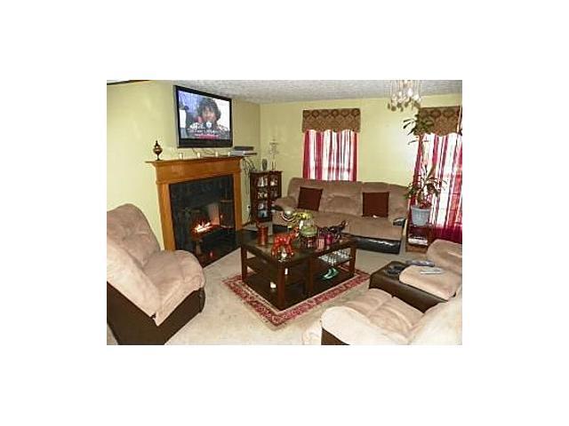 3081 Stonebluff Dr, Columbus, OH 43232 photo 2