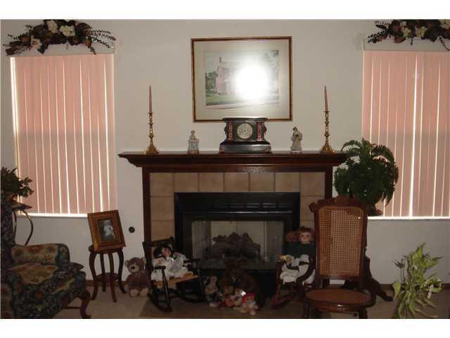 1172 Farmbrook Ct, Lancaster, OH 43130 photo 2