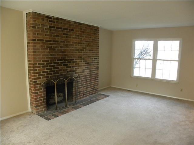 154 E Stornoway Dr, Columbus, OH 43213 photo 5