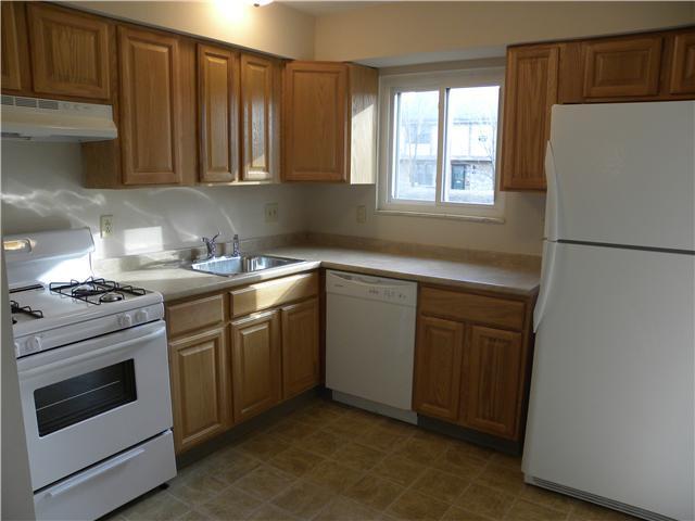 154 E Stornoway Dr, Columbus, OH 43213 photo 8