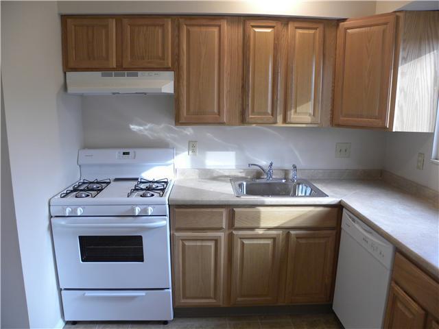 154 E Stornoway Dr, Columbus, OH 43213 photo 7