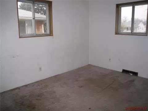 4065 Etna St, Whitehall, OH 43213 photo 9