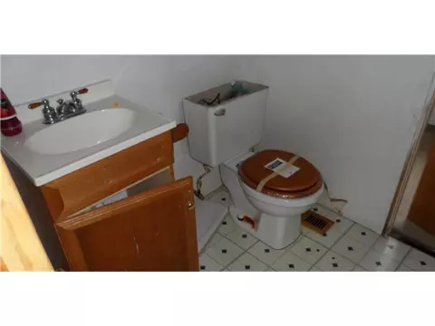 1820 Marinette Dr, Springfield, OH 45503 photo 4