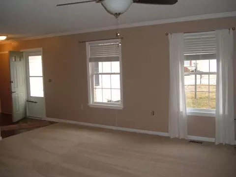 109 Rustic Dr, Circleville, OH 43113 photo 2