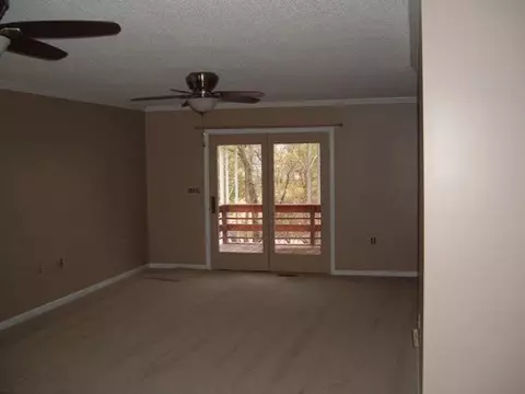 109 Rustic Dr, Circleville, OH 43113 photo 3