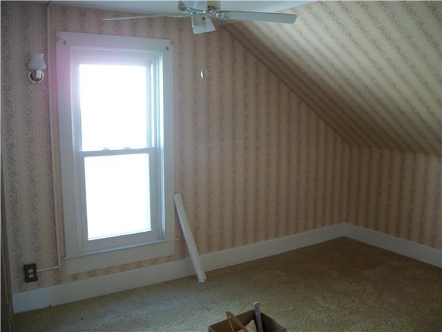 445 E Franklin St, Circleville, OH 43113 photo 7