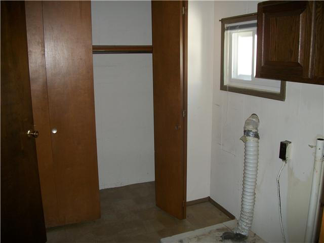 445 E Franklin St, Circleville, OH 43113 photo 5