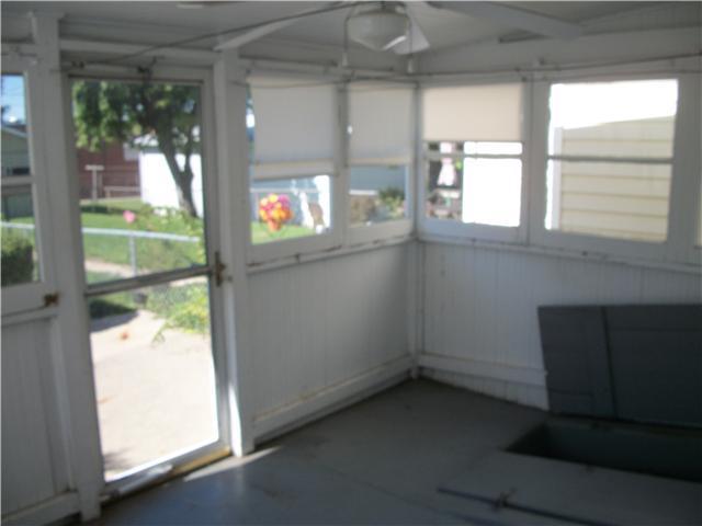 445 E Franklin St, Circleville, OH 43113 photo 9