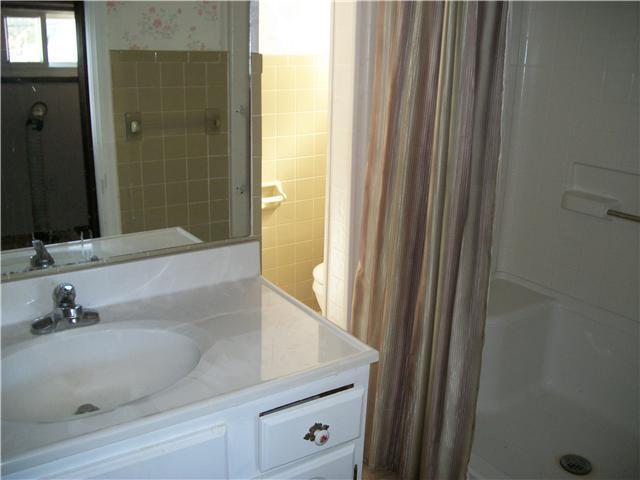 445 E Franklin St, Circleville, OH 43113 photo 6