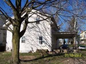 326 E Chestnut St, Lancaster, OH 43130 photo 2