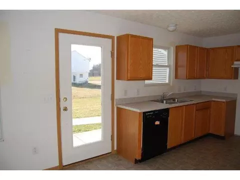 2220 Forest Ridge Dr, Hebron, OH 43025 photo 8