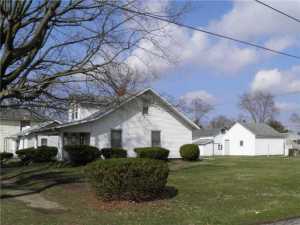 110 E Stevens St, Newark, OH 43055 photo 2