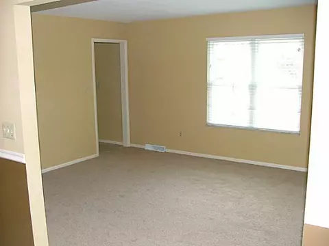 5270 Arrowood Loop E, Columbus, OH 43229 photo 2